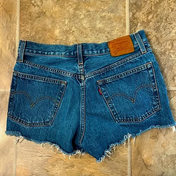 Vintage levi 501 shorts - Picture 3 of 4